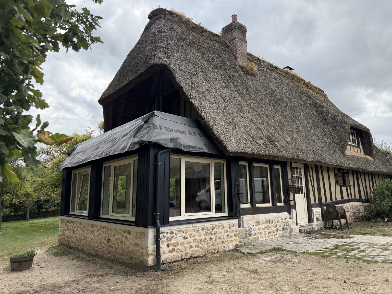 Agrandissement et rénovation d'une chaumière à Freneuse — photo 11