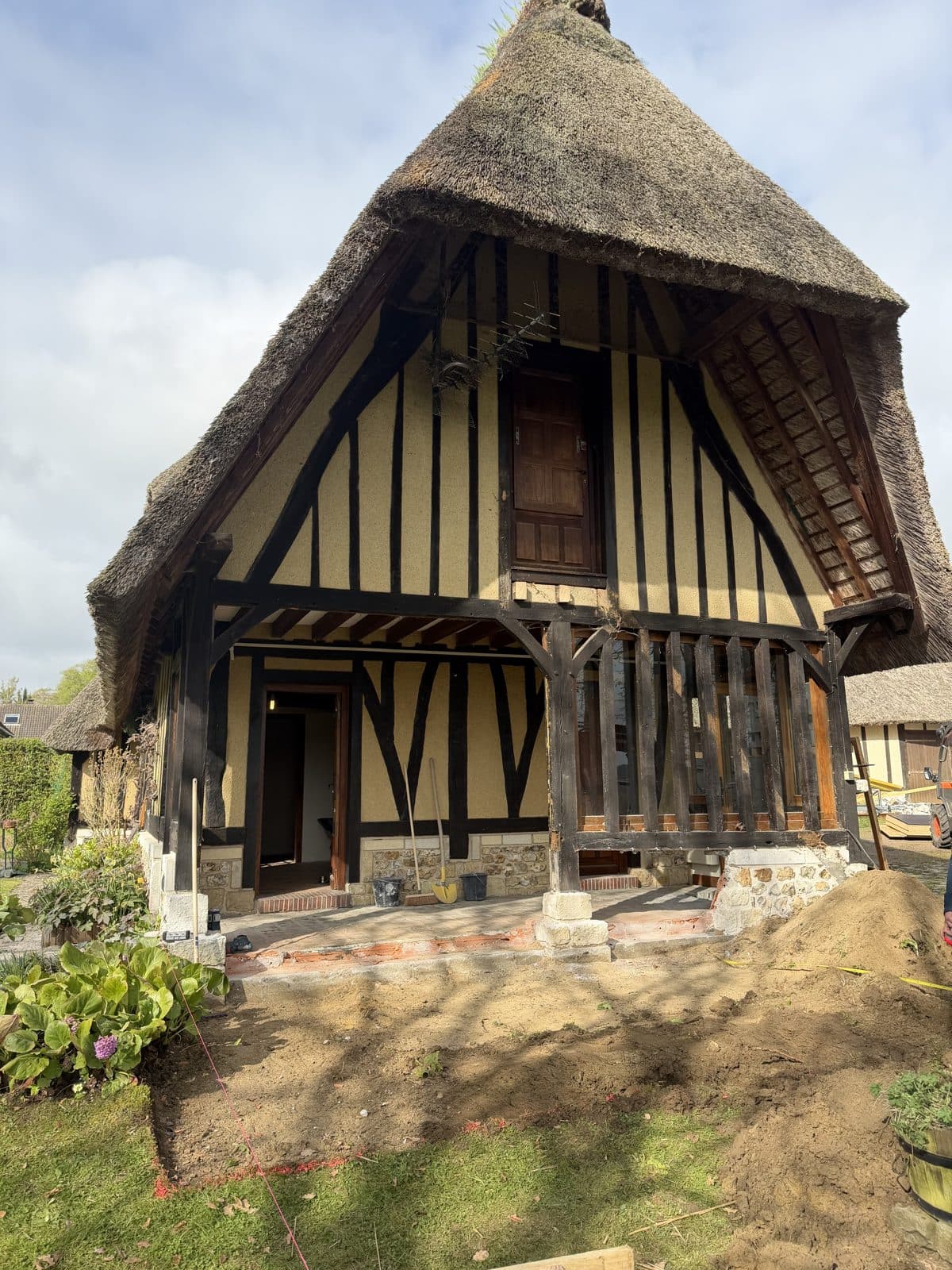 Agrandissement et rénovation d'une chaumière à Freneuse — photo 3