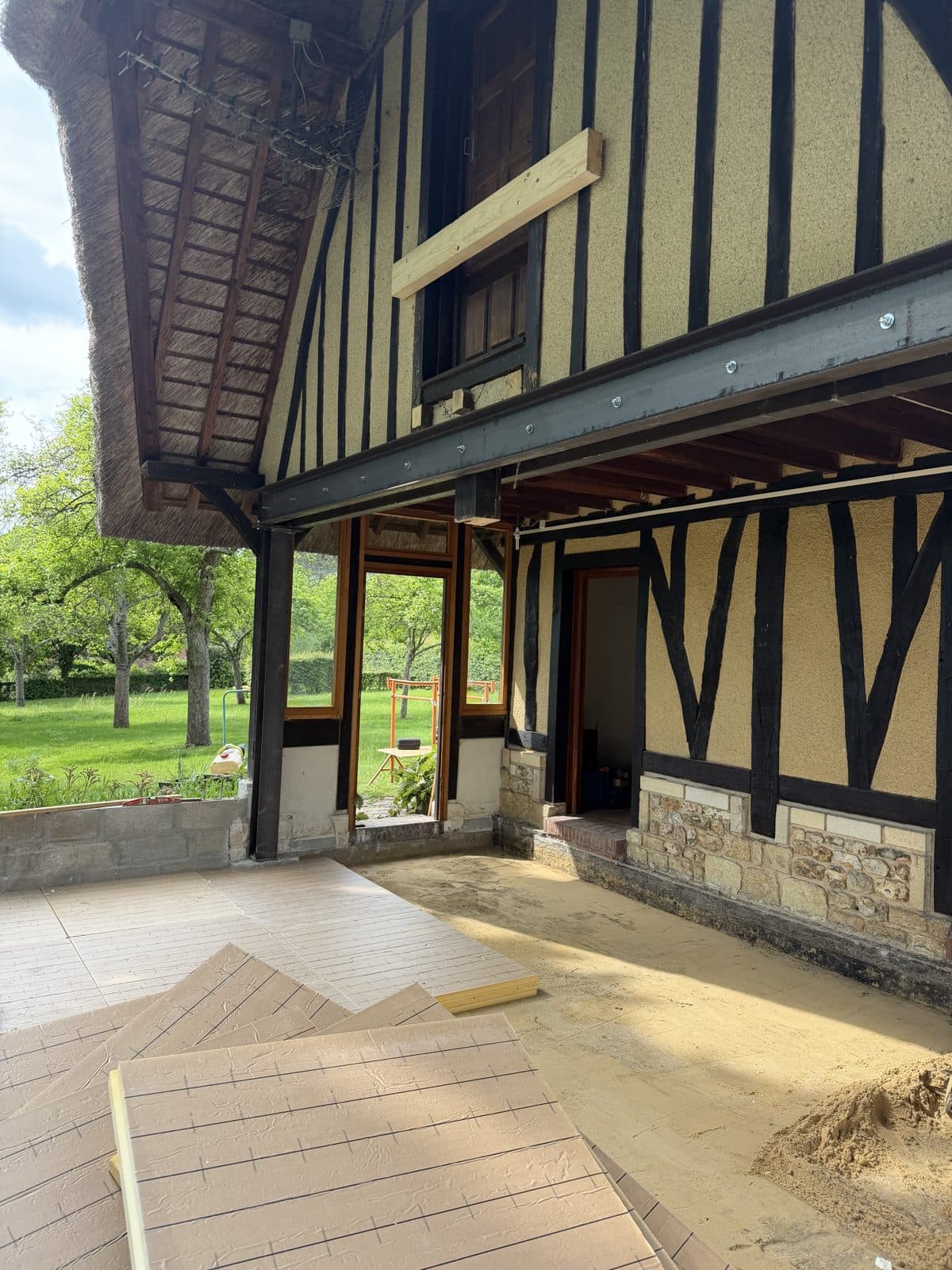 Agrandissement et rénovation d'une chaumière à Freneuse — photo 4
