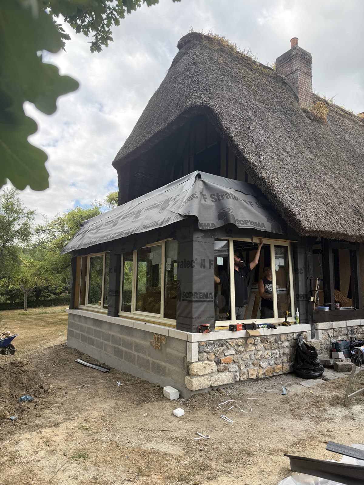 Agrandissement et rénovation d'une chaumière à Freneuse — photo 8