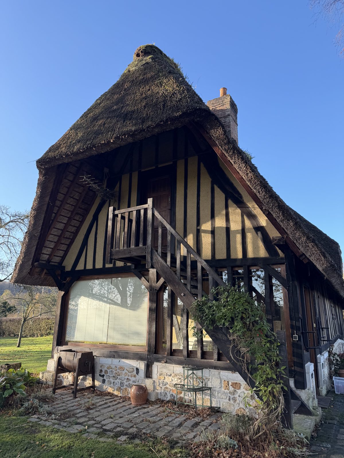 Agrandissement et rénovation d'une chaumière à Freneuse — photo 2
